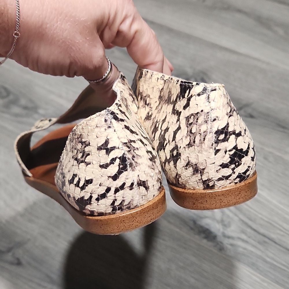 Celvin Faux Snake Print Leather 1.State Sandals - Picture 5 of 8